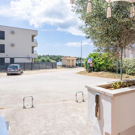 App Akumal-25M Zum Meer, Privatparkplatz, 50 Zoll Smart Tv, Sat Medulin Eksteriør billede