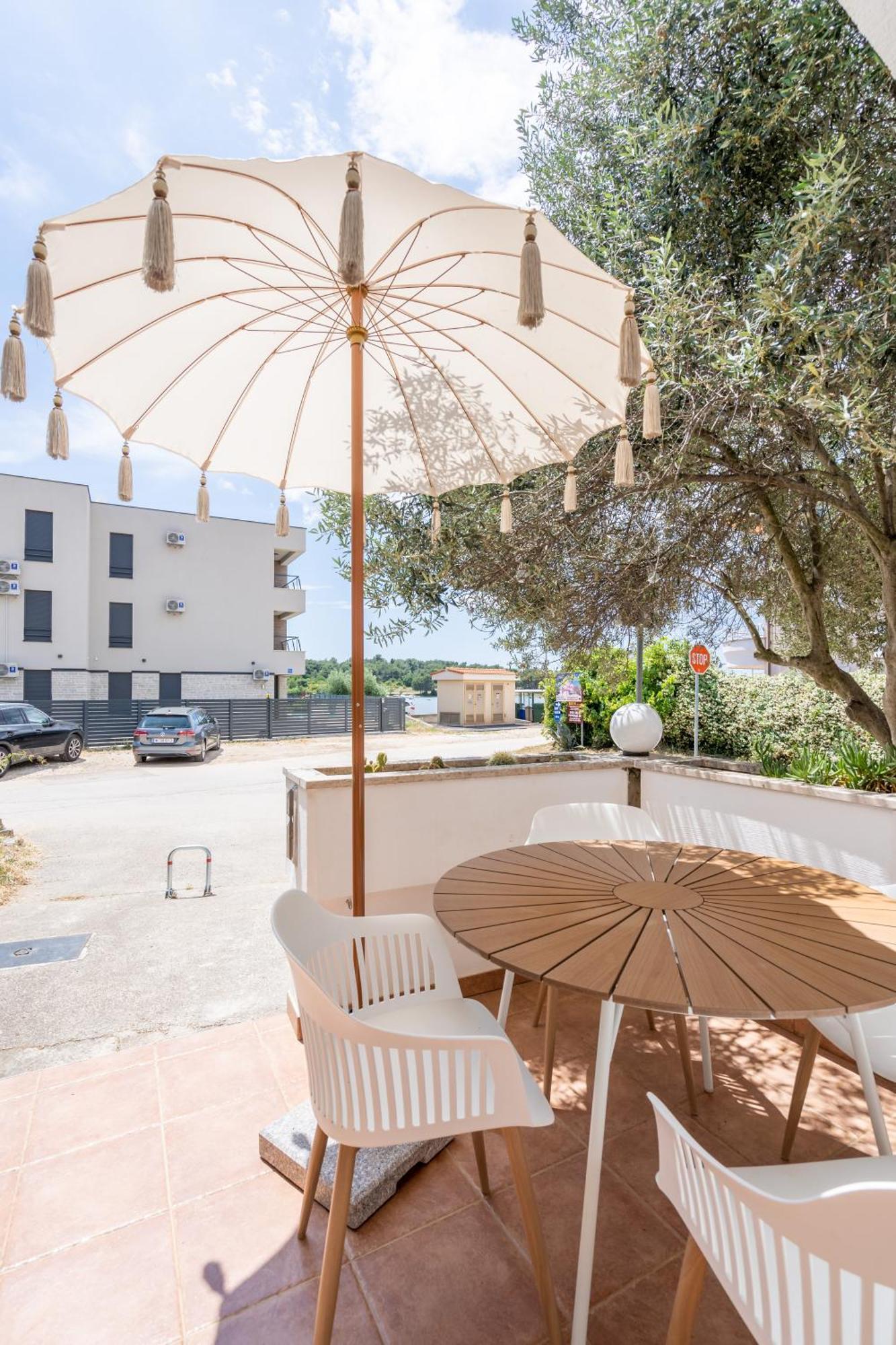 App Akumal-25M Zum Meer, Privatparkplatz, 50 Zoll Smart Tv, Sat Medulin Eksteriør billede